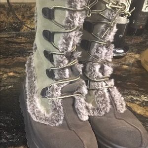 Sketchers outdoor winter boot